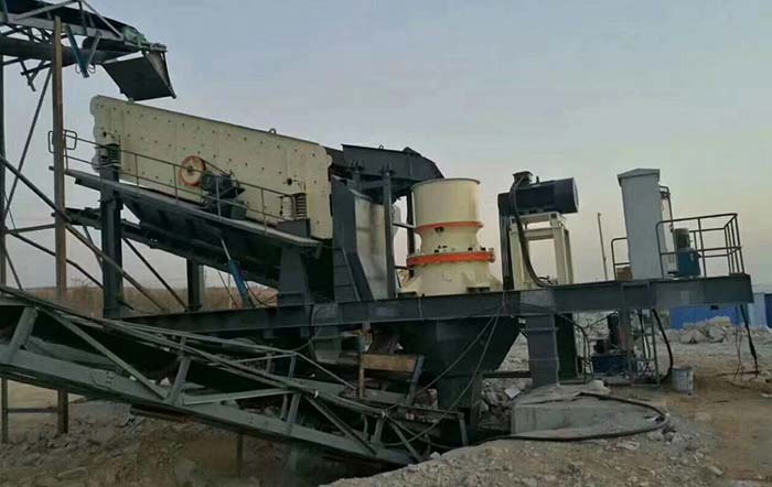 用于破碎花崗巖的移動式和固定式破碎設(shè)備