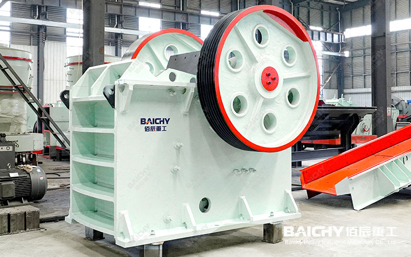 一文讀懂：顎式破碎機(jī)如何“啃碎”堅(jiān)硬的巖石？
